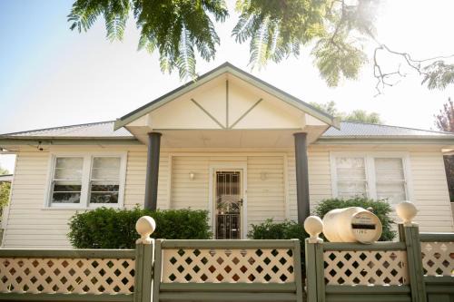 North Tamworth House | Piper Belle