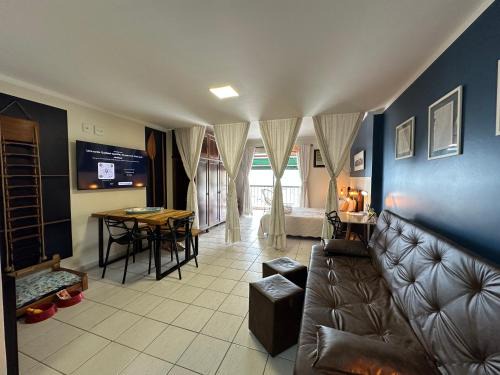 Parque das Palmeiras Apartment | Pirata's Shopping Studio 302 com Vista Deslumbrante e Estacionamento