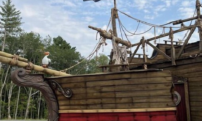 Bayfield Cabin | Pirate Ship - Deluxe Cabin #3 on map