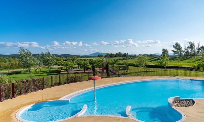 Homps Villa | Piscines, Gym, Hammam sur place ! Villa Spacieuse