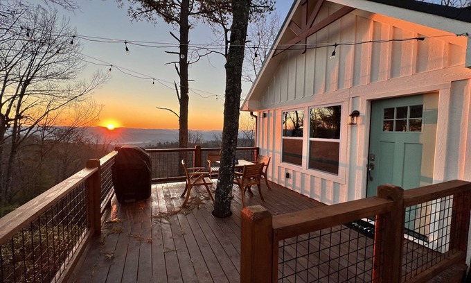 Brevard Cabin | Pisgah Perfect-Hot tub and Views!