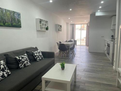 El Vendrell Apartment | Piso en el centro del Vendrell. Alojamiento entero.
