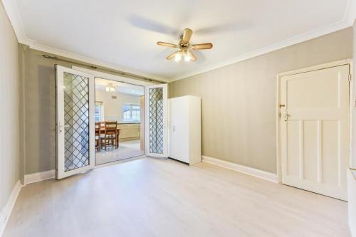 Cleveland House | Pitshanger Hububb Stay