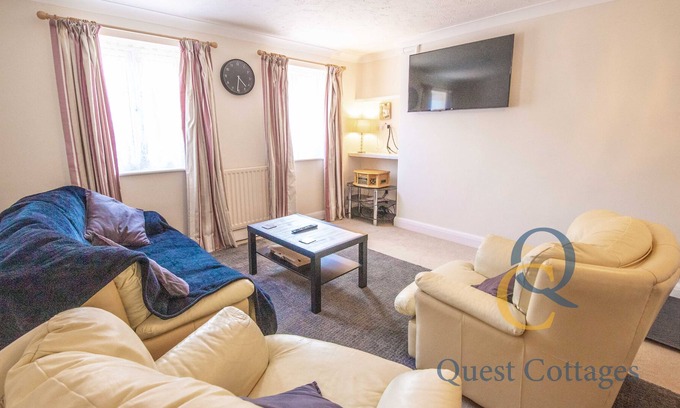 Tenterden House | Pittlesden Cottage - Sleeps 4 - Tenterden - 2 mins from high street - Dog Friendly - Private Parking