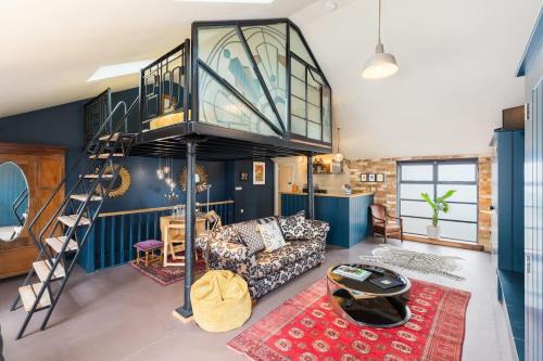 Cheltenham Apartment | Pittville Loft Apartment - Central Cheltenham Highly Rated with Free Parking