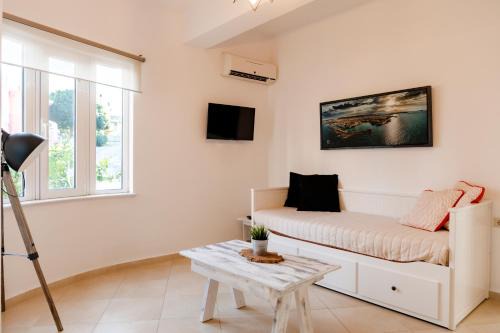 Kounoupidiana Apartment | Pixelart Home