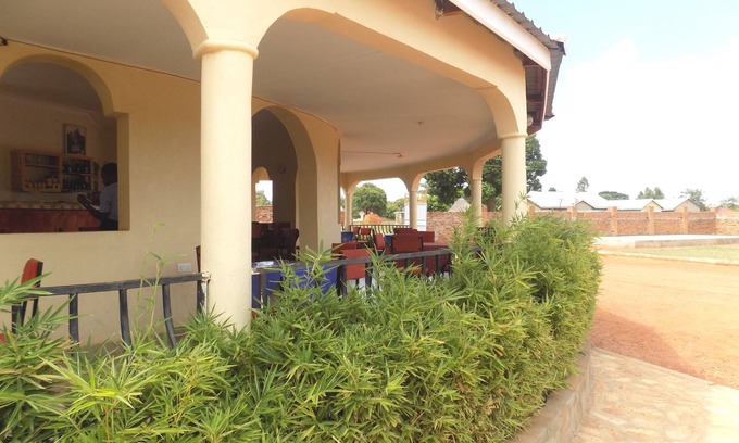 Kumi Hotel | Plain Springs Hotel