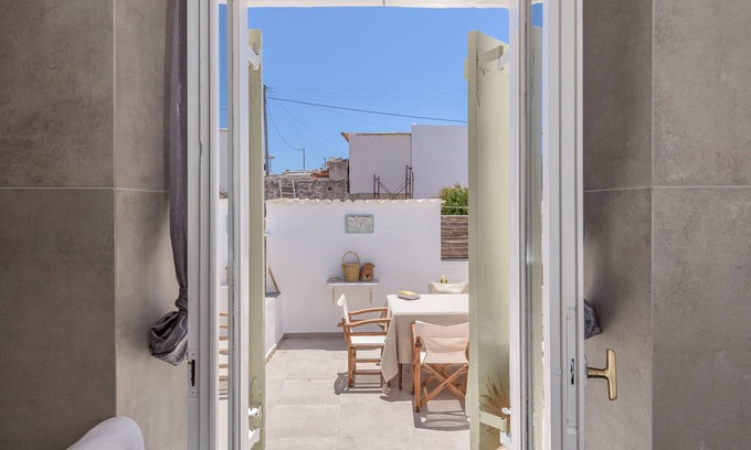 Milos House | Plakes Sea View Suites