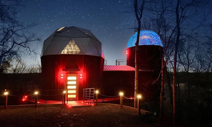 Springdale Cabin | 🌟Planetarium Treehouse🌟Stargazing Observatory with Beaver Lake Views