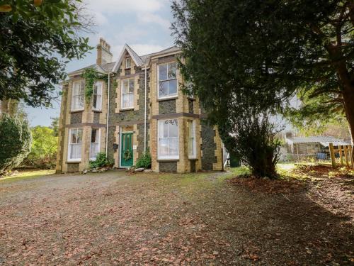 Nantlle House | Plas Dorothea