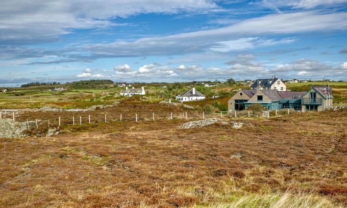 Rhoscolyn Cottage | Plas Esgob - an on the beach that sleeps 8 guests in 4 bedrooms