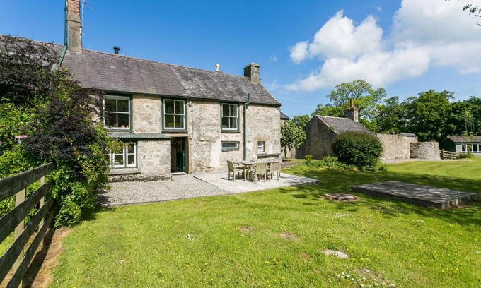 Moelfre House | Plas Lligwy Cottage