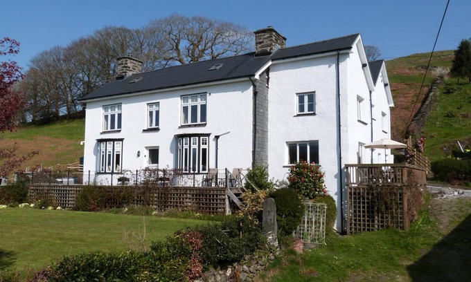 Derwenlas Cottage | Plas Rhiwlas