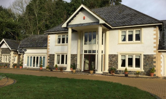 Aberystwyth Bed & Breakfast | Plas Y Dderwen Bed and Breakfast