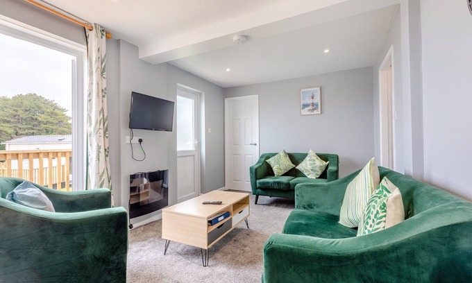 Brixham Ski Chalet | Platinum 3 Bedroom Chalet Pet