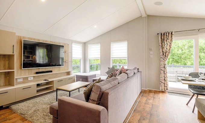 Mablethorpe Ski Chalet | Platinum 3 Lodge (Pet)