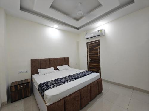 Ghaziabad Hotel | PLAY Behrampur NH24 Ghaziabad - couple friendly