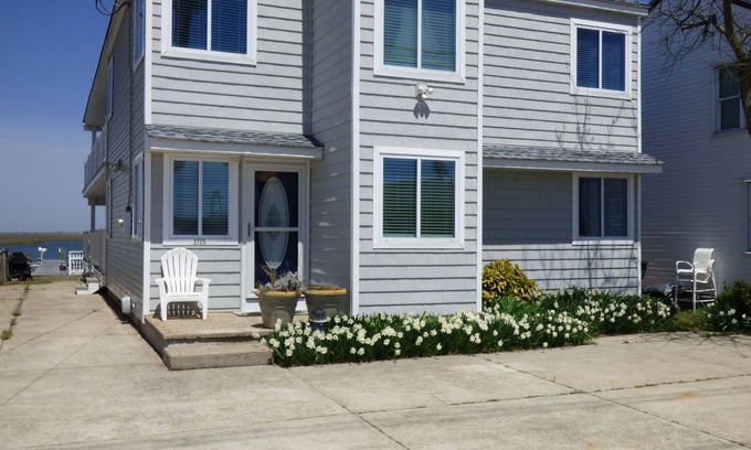 Brigantine House | Play On Bay, 9 Bedroom Waterfront Beach House, Sunsets-Fish&Crabbing-Dock,Casino