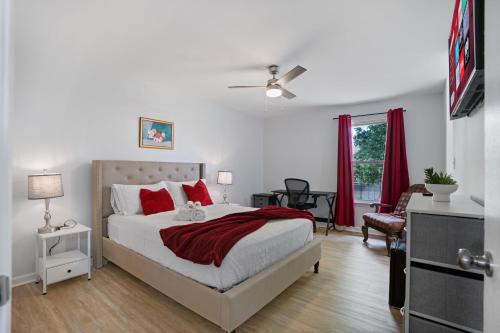 Clarksville House | Play & Stay - Freshly Updated, Workspace & Games