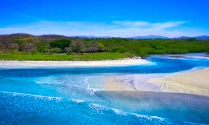 Avellanas Beach House | PLAYA AVELLANAS BEACH HOUSE with Exclusive Beach Access