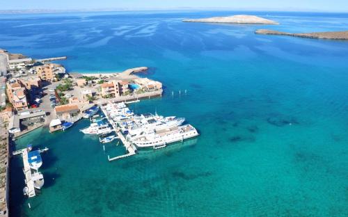 Pichilingue Hotel | Playa Club Cantamar Hotel & Marina