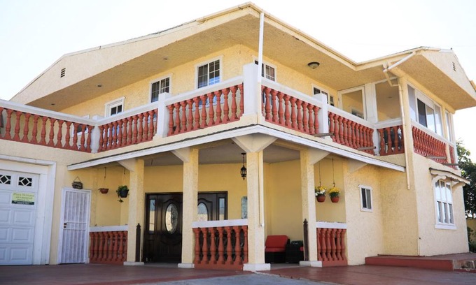 Ensenada Bed & Breakfast | Playa Hermosa Inn at the beach