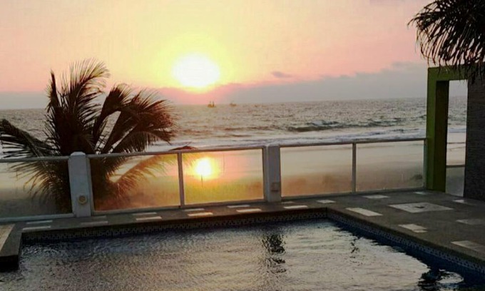 Coastal Region Apartment | Playa, piscina, garaje, cocina y wifi. SuiteMC
