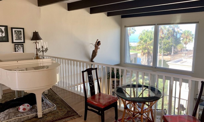 Playa Del Rey Apartment | PLAYA VILLAGE, BEACH, LAGOON, BIKE Path