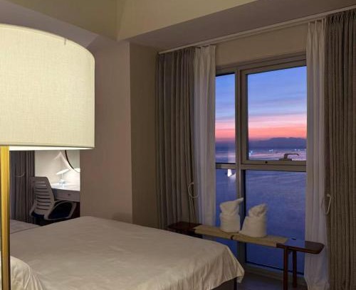 Tambo Apartment | Playful 1BR With Magnificant Bayview Garden View Near Okada, Solaire, Aiports