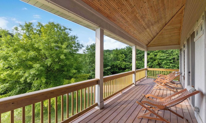 The Galena Territory House | Playful Pines Retreat *hot tub* *arcade*