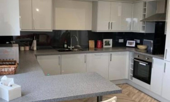 Bangor Apartment | Plaza suite 61 Bn