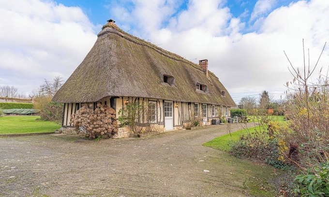 Saint-Eloi-de-Fourques Apartment | Pleasant country house - 4BD/8P - Normandy