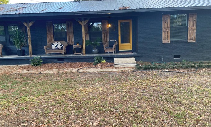 Columbus House | Pleasant 4-bedroom house in Columbus with WiFi