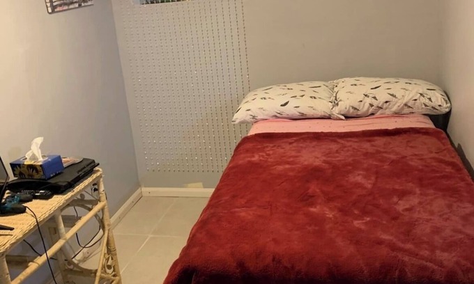 Parkdale Apartment | Pleasant Apartment (King St W) - great location!