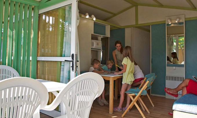 Santa Susanna Ski Chalet | Pleasant chalet with a nice covered terrace, near the beach