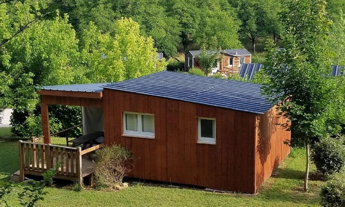 Le Buisson-de-Cadouin Ski Chalet | Pleasant chalet in the Dordogne with shared swimming pool