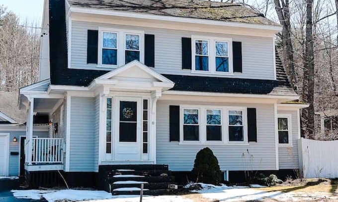 Bridgton House | Pleasant Dutch Retreat