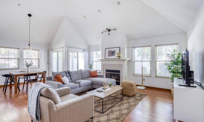 Foster City House | Pleasant Foster City 3BR w/Patio, nr Parks & Transport, by Blueground