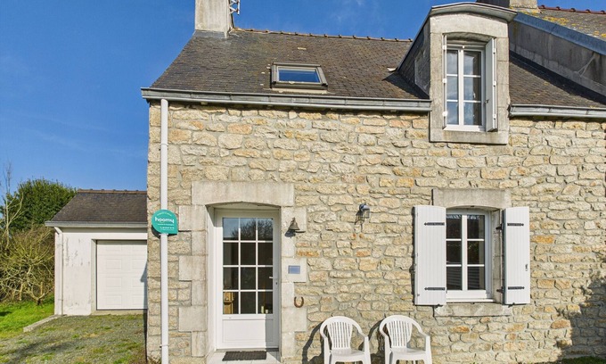 Saint-Jean-Trolimon Ski Chalet | Pleasant house with a large garden for 4
