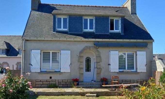 Saint-Guenole House | Pleasant house near the port