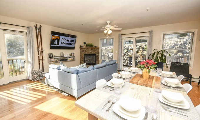 Bridgton Ski Chalet | Pleasant Mountain Slope side Chalet! Moose Pond 3 bed 2.5 baths