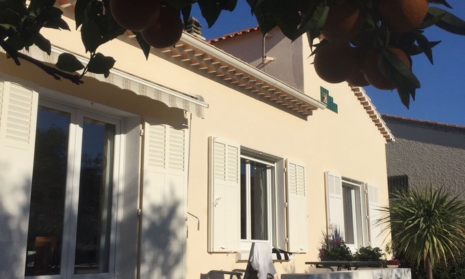 Hyeres City Centre House | Pleasant T1 in Villa, quiet (dead end), garden and parking