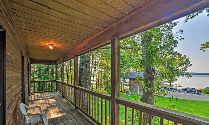Springville Cabin | Pleasant View Resort Cabin on Kentucky Lake!