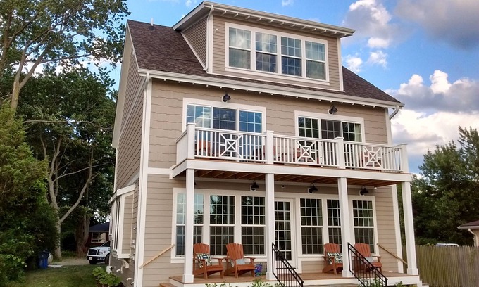 Mt. Pleasant House | PLEASANT VIEW-South Haven LAKEFRONT with Private Beach-Decks-Patio-Firepit-Swing