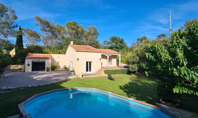 Rocbaron House | Pleasant villa with swimming pool and large garden