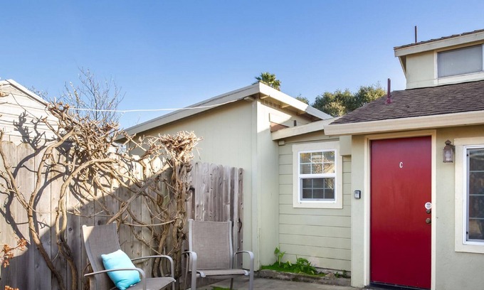 Opal Cliffs Apartment | Pleasure Point Cottage #C