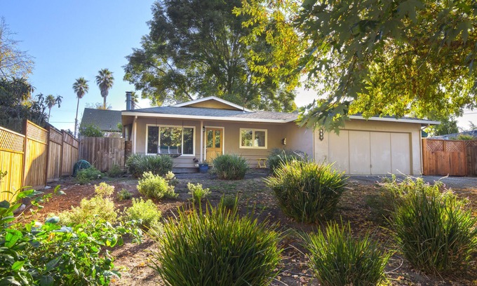 Opal Cliffs House | Pleasure Point walk to beaches and surf from charming, private and spacious home