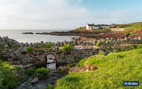 St Brides House | Ploughmans Cottage