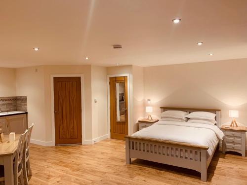 Colchester Cabin | Plumptons Farm Holiday Lodges