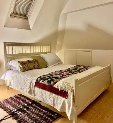 Lydd-on-Sea Bed & Breakfast | Pluto House